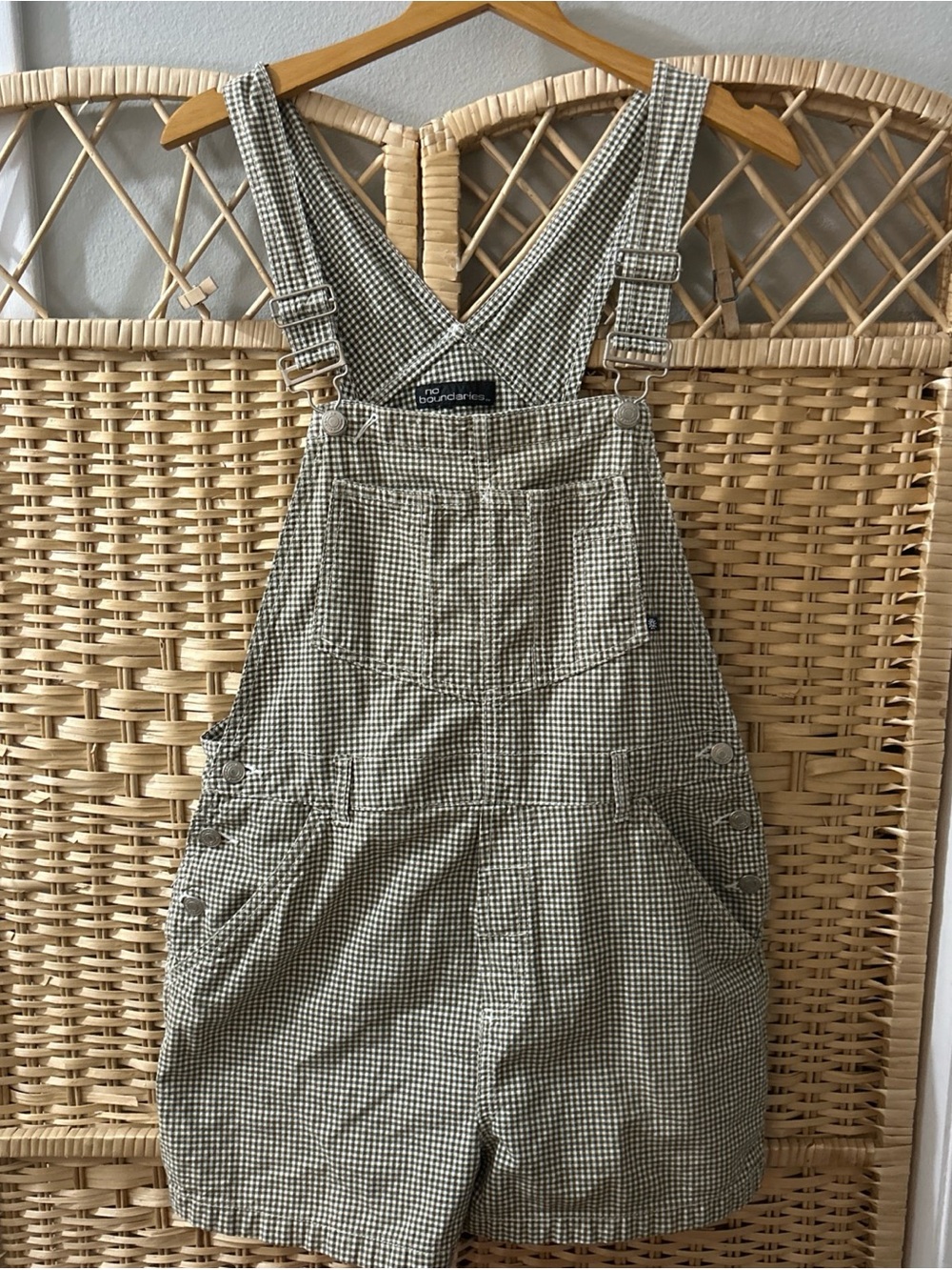 No Boundaries Jr Green Gingham Bib Overall Short Size Med-?
